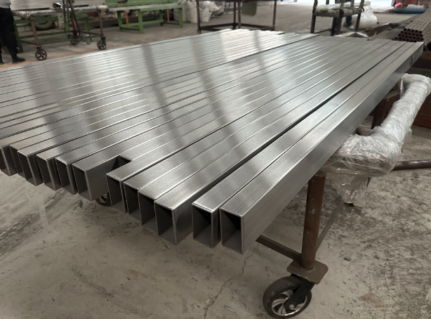 玉林新能源汽车用不锈钢方管 现货